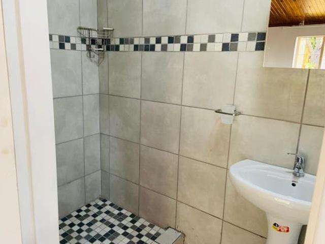 1 Bedroom Garden Cottage in Hermanstad
