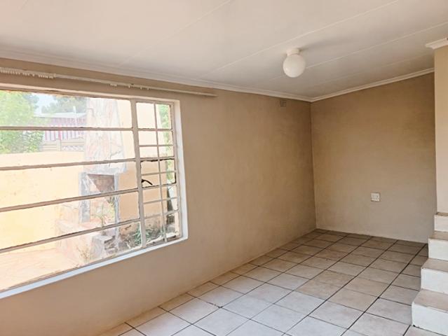 1 Bedroom Garden Cottage in Hurst Hill