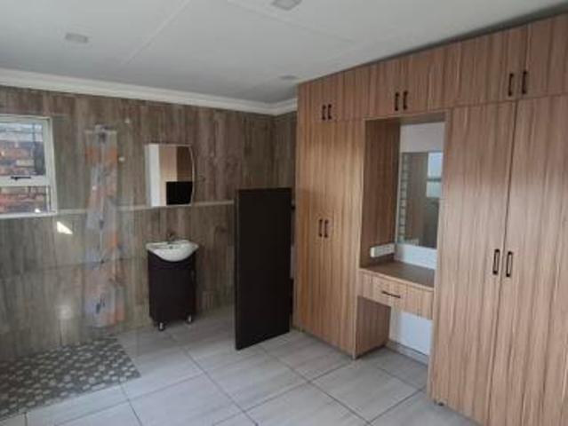 1 Bedroom Garden Cottage in Impala Park