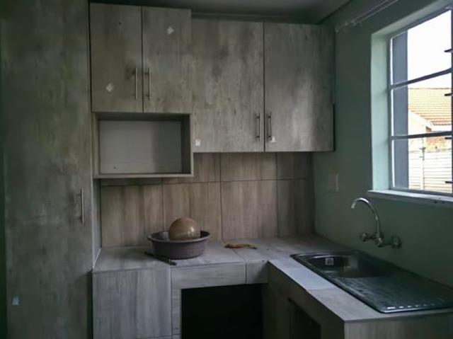 1 Bedroom Garden Cottage in Oos Einde