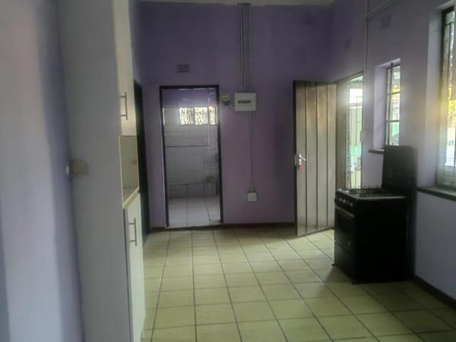 1 Bedroom Garden Cottage in Oos Einde