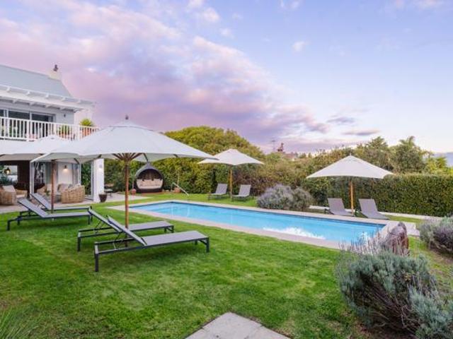 1 Bedroom Garden Cottage in La Concorde