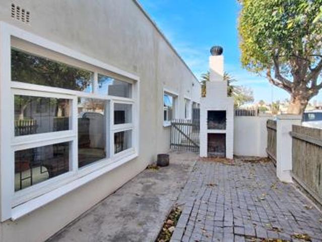 1 Bedroom Garden Cottage in Langebaan Central
