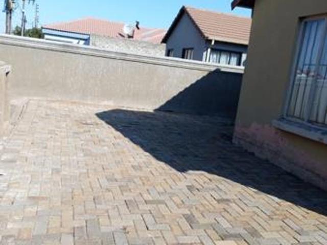 1 Bedroom Garden Cottage in Lehae