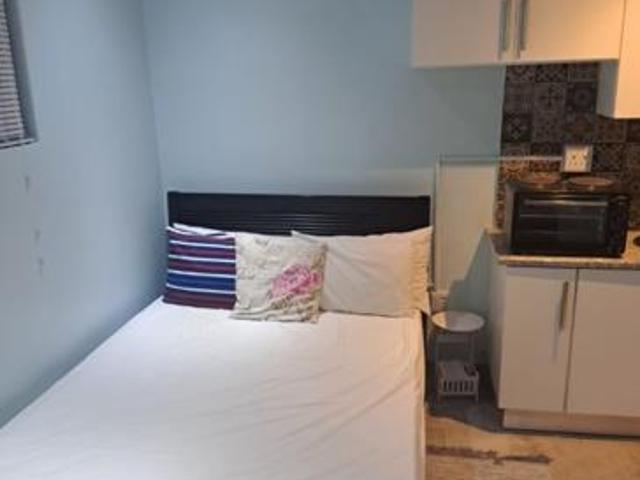 1 Bedroom Garden Cottage in Lincoln Meade