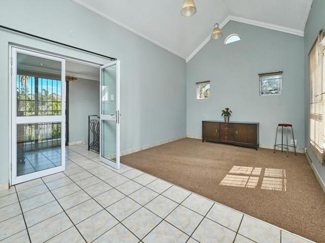 1 Bedroom Garden Cottage in Linden