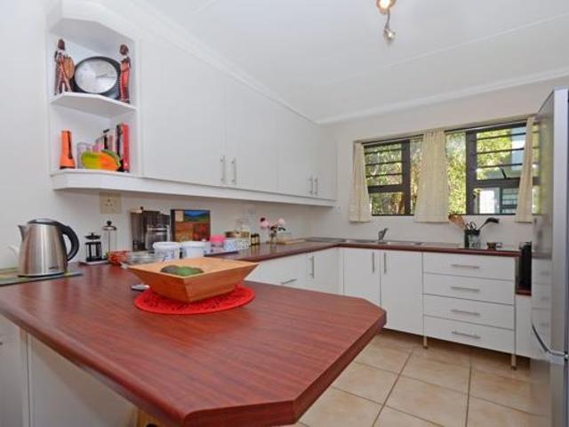 1 Bedroom Garden Cottage in Linden