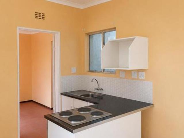 1 Bedroom Garden Cottage in Linden