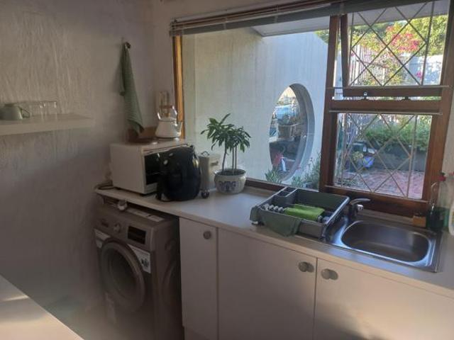 1 Bedroom Garden Cottage in Linkside