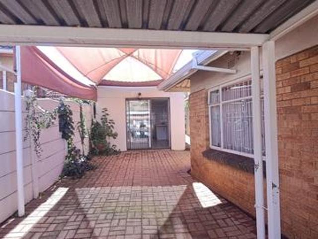 1 Bedroom Garden Cottage in Linmeyer
