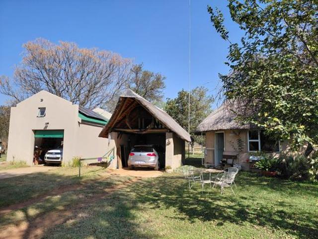 1 Bedroom Garden Cottage in Mooiplaas AH