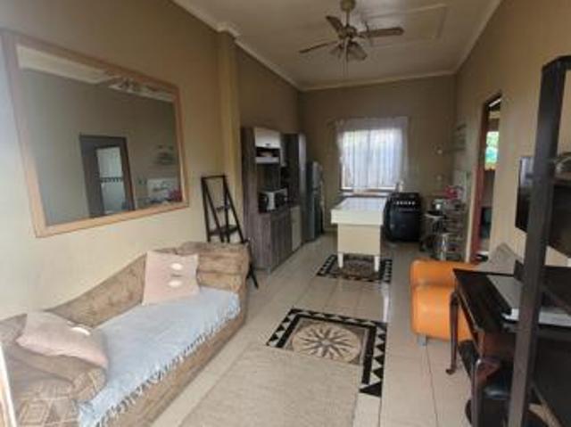 1 Bedroom Garden Cottage in Morningside