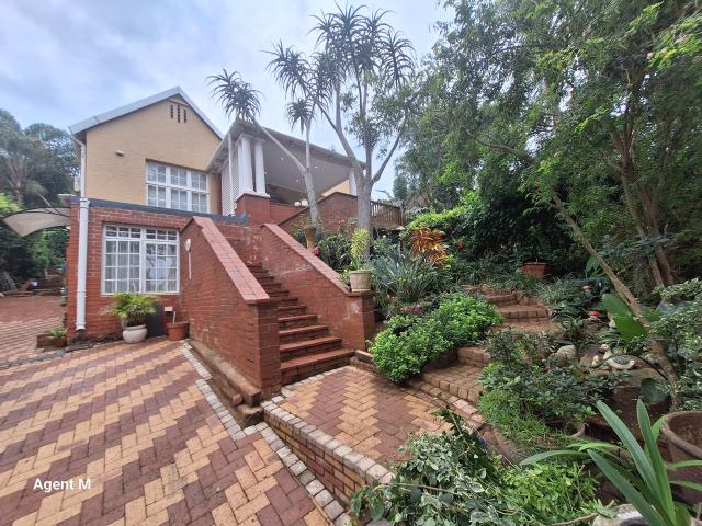 1 Bedroom Garden Cottage in Morningside