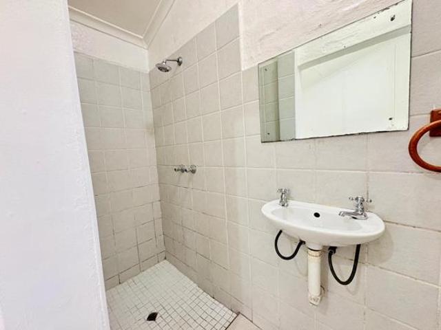1 Bedroom Garden Cottage in Moseley