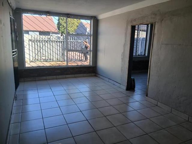 1 Bedroom Garden Cottage in Mayberry Park