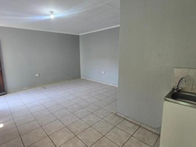 1 Bedroom Garden Cottage in Mapleton