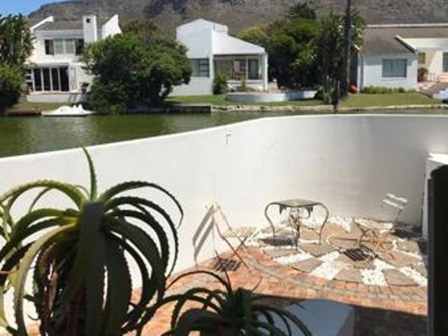 1 Bedroom Garden Cottage in Marina Da Gama