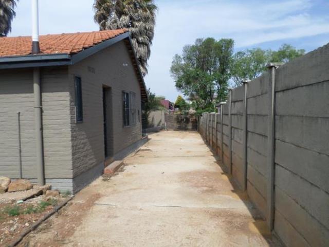 1 Bedroom Garden Cottage in Martindale