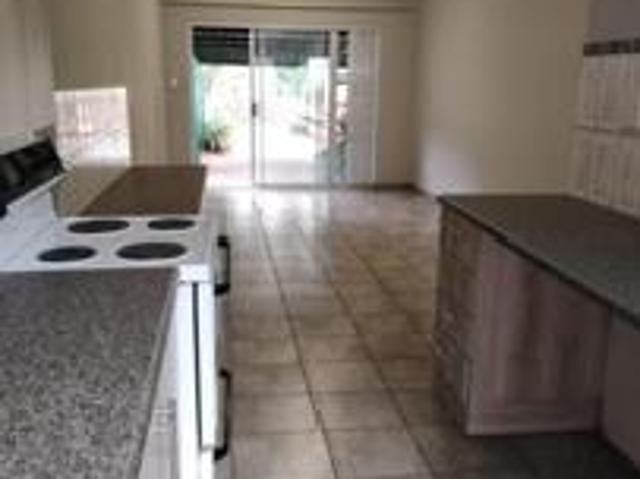 1 Bedroom Garden Cottage in Meyerspark