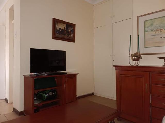 1 Bedroom Garden Cottage in Meadowbrook
