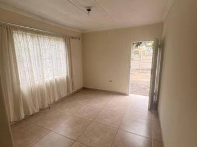 1 Bedroom Garden Cottage in South Ridge