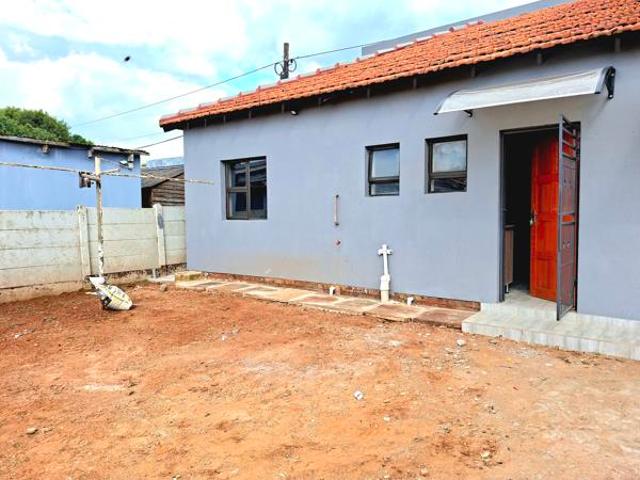 1 Bedroom Garden Cottage in Sophiatown