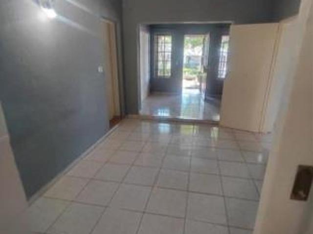 1 Bedroom Garden Cottage in Sinoville