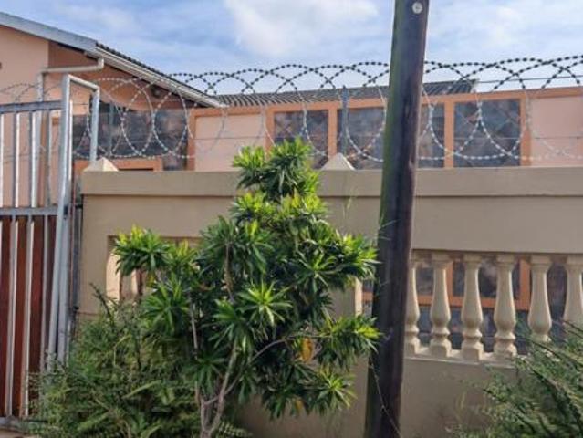 1 Bedroom Garden Cottage in Starwood