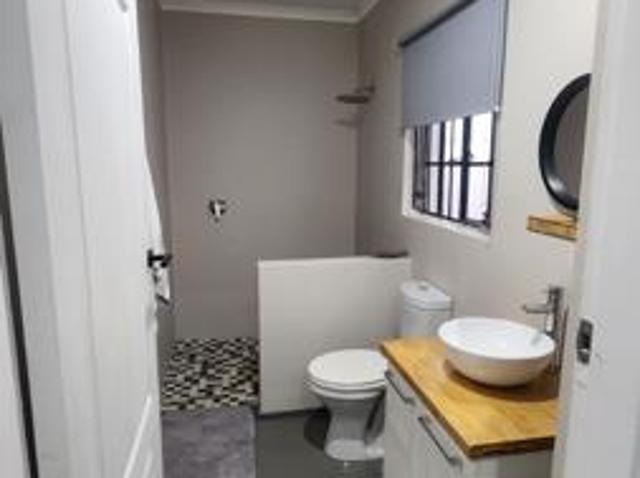 1 Bedroom Garden Cottage in Parktown