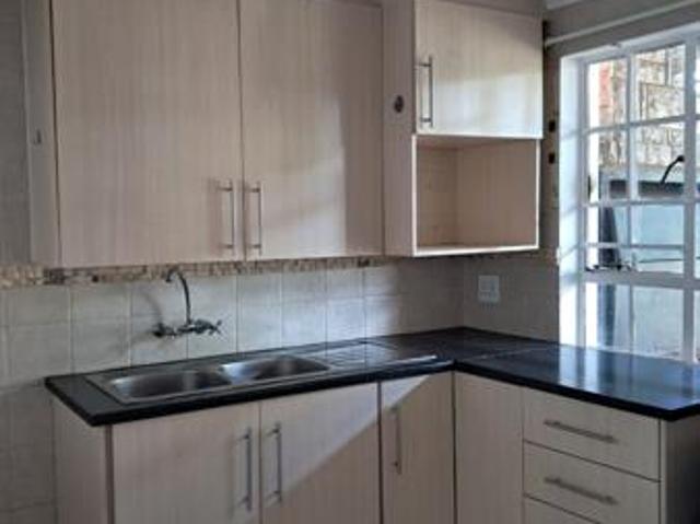 1 Bedroom Garden Cottage in Parktown Estate