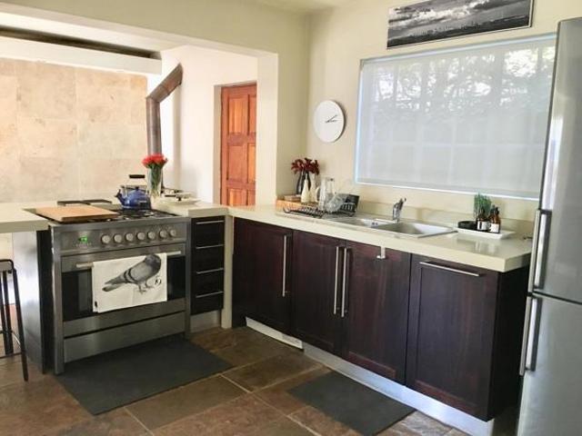 1 Bedroom Garden Cottage in Parkview