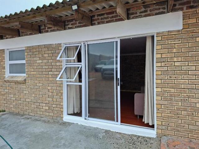 1 Bedroom Garden Cottage in Pelikan Heights