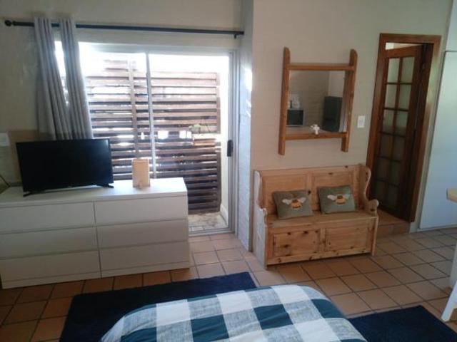 1 Bedroom Garden Cottage in Plumstead