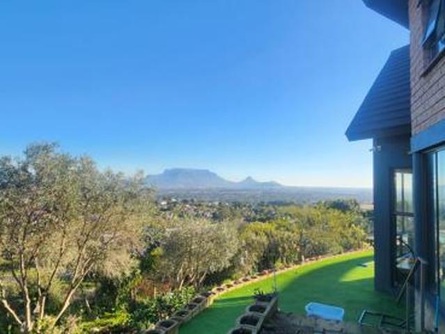 1 Bedroom Garden Cottage in Plattekloof