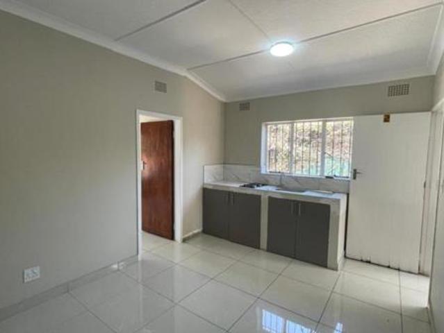 1 Bedroom Garden Cottage in Primrose