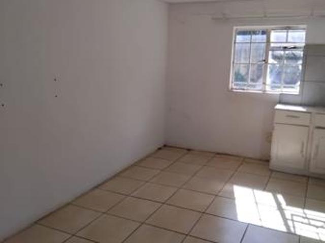 1 Bedroom Garden Cottage in Primrose Hill