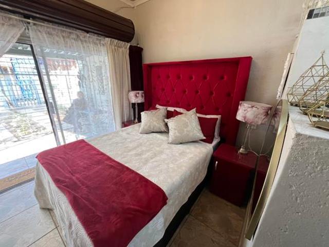 1 Bedroom Garden Cottage in Protea Park