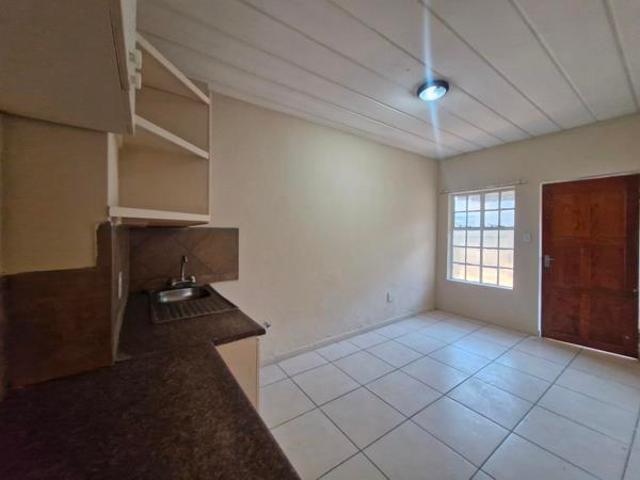 1 Bedroom Garden Cottage in Ravensklip