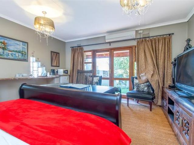 1 Bedroom Garden Cottage in Woodmead