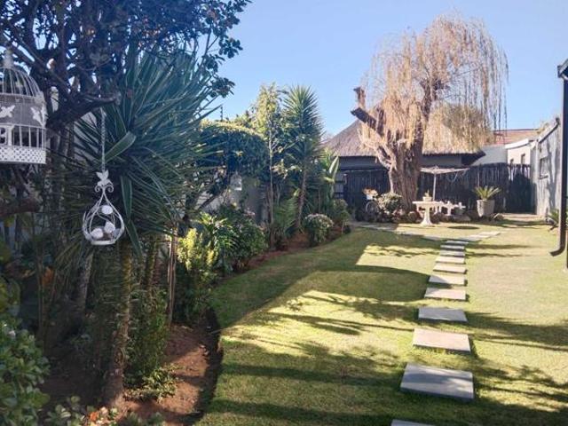 1 Bedroom Garden Cottage in Waverley