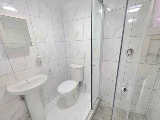 1 Bedroom Garden Cottage in Waverley