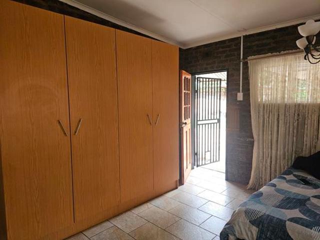 1 Bedroom Garden Cottage in Wentworth Park