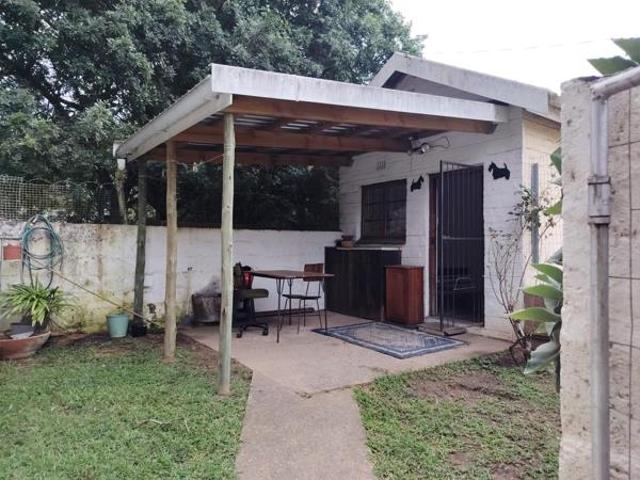 1 Bedroom Garden Cottage in West Riding