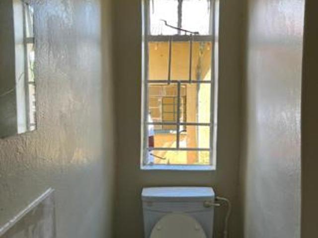 1 Bedroom Garden Cottage in Westdene
