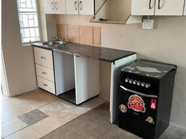 1 Bedroom Garden Cottage in Westdene