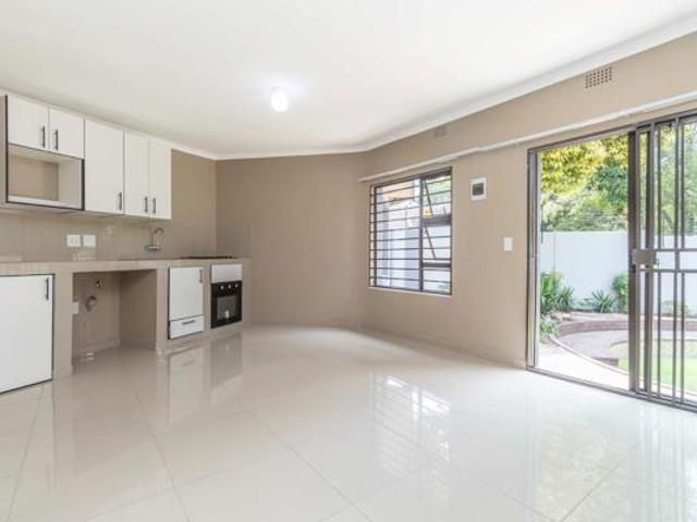 1 Bedroom Garden Cottage in Willowild