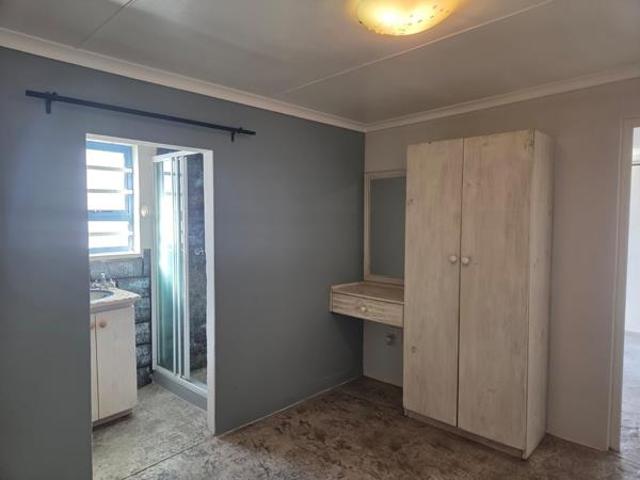 1 Bedroom Garden Cottage in The Cove