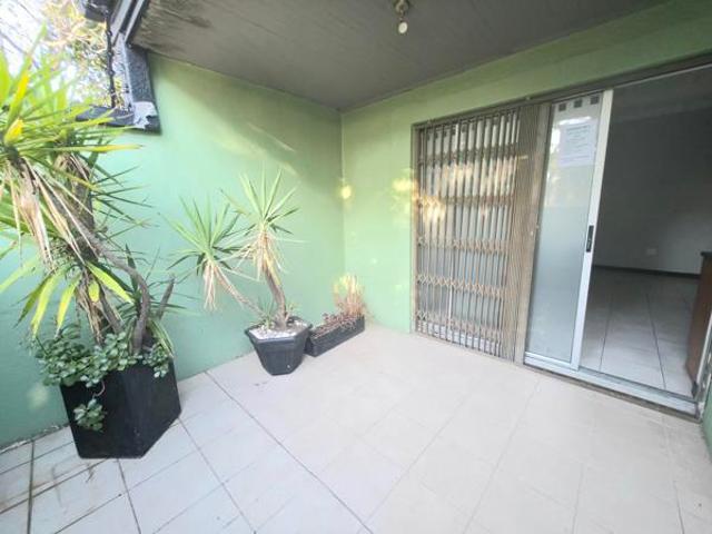 1 Bedroom Garden Cottage in Victoria