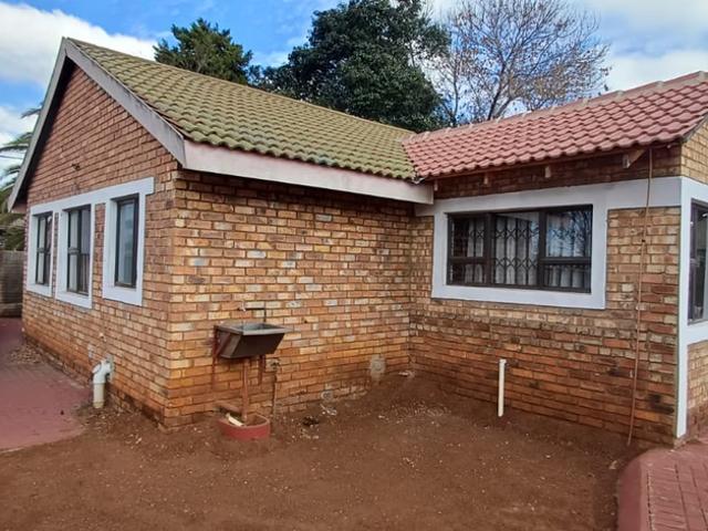 1 Bedroom Garden Cottage To Let in Kookrus