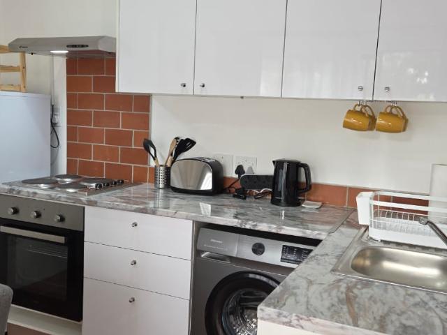 1 Bedroom Garden Cottage To Let in Penzance Estate
